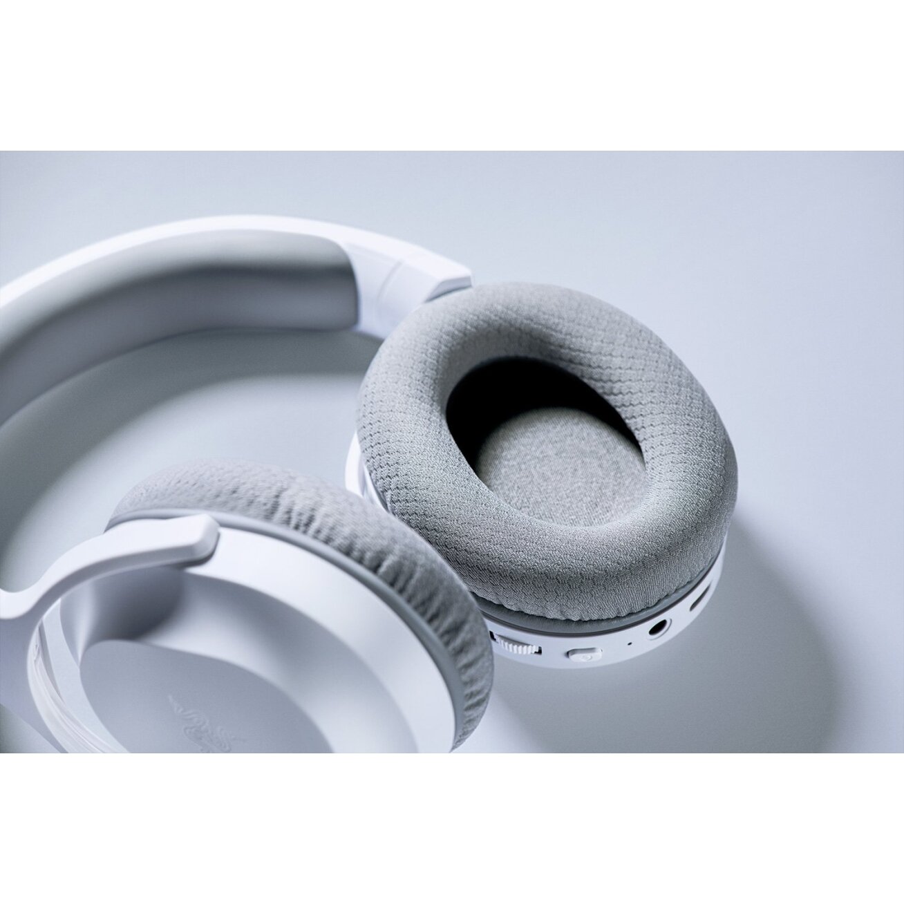 Razer Barracuda X Wired & Wireless Gaming Headset, USB Type-C, Bluetooth, White 2